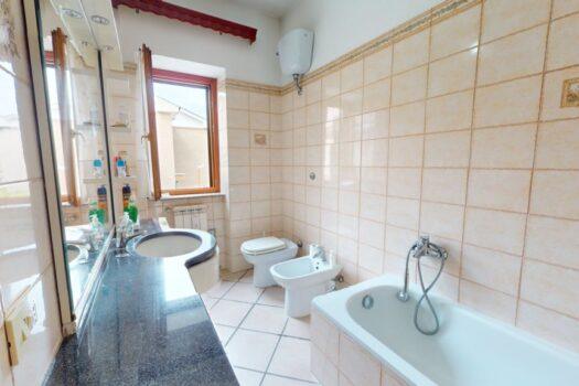 Santa Maria delle Mole – villino zona centrale – ampia metratura.