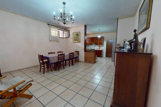 Santa Maria delle Mole – villino zona centrale – ampia metratura.