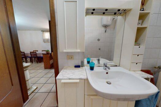 Santa Maria delle Mole – villino zona centrale – ampia metratura.