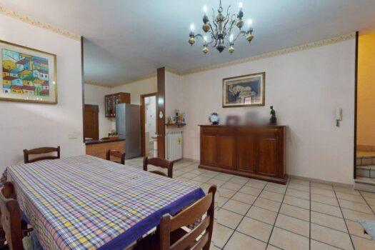 Santa Maria delle Mole – villino zona centrale – ampia metratura.