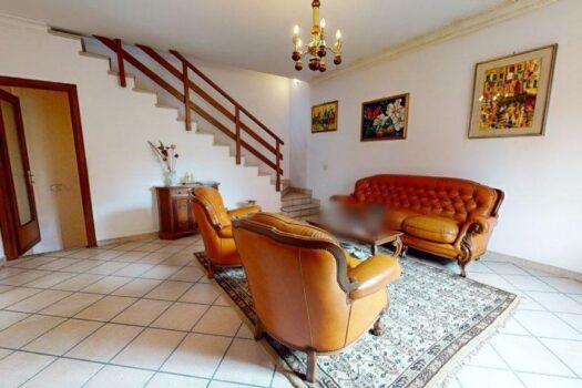 Santa Maria delle Mole – villino zona centrale – ampia metratura.