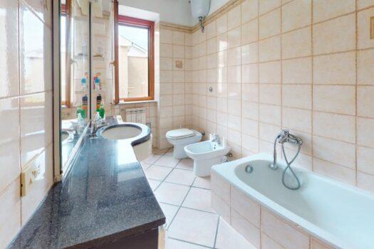 Santa Maria delle Mole – villino zona centrale – ampia metratura.