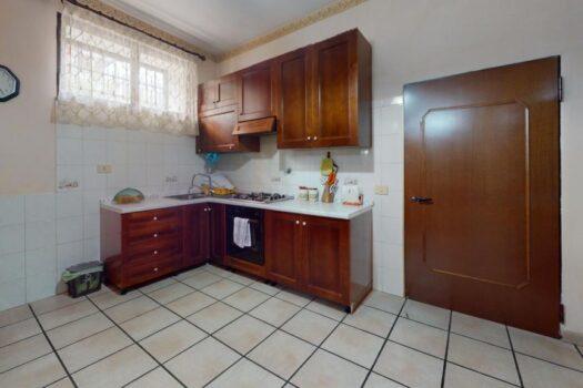 Santa Maria delle Mole – villino zona centrale – ampia metratura.