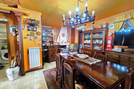 Santa Maria delle Mole – VILLINO A SCHIERA CENTRALISSIMO –