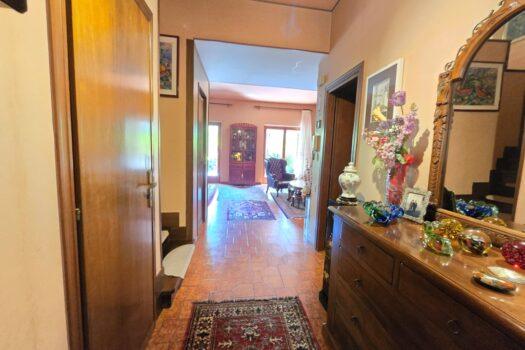 Santa Maria delle Mole – VILLINO A SCHIERA CENTRALISSIMO –