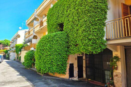 Santa Maria delle Mole – VILLINO A SCHIERA CENTRALISSIMO –