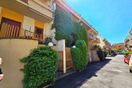 Santa Maria delle Mole – VILLINO A SCHIERA CENTRALISSIMO –