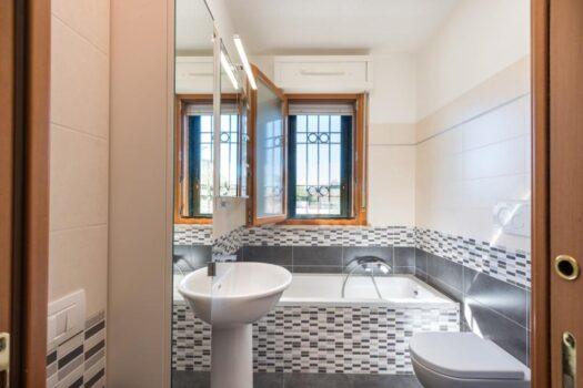 Santa Maria delle Mole – Trilocale in elegante palazzina-