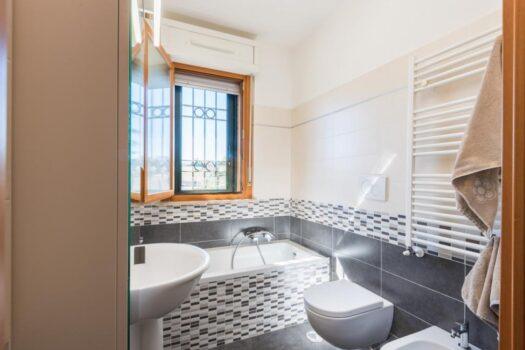 Santa Maria delle Mole – Trilocale in elegante palazzina-