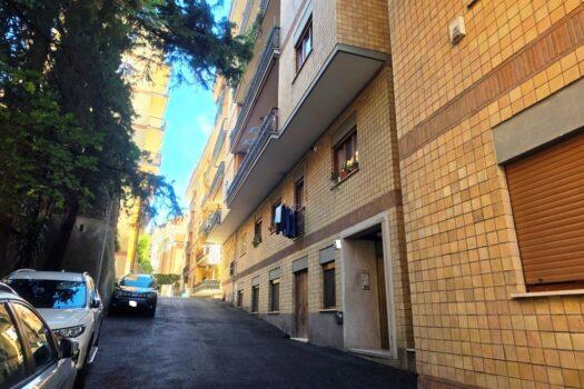 MARINO – Corso Vittoria Colonna –