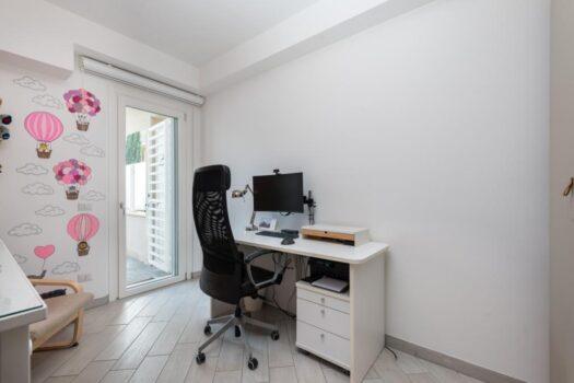 Frattocchie – Ampio trilocale indipendente –