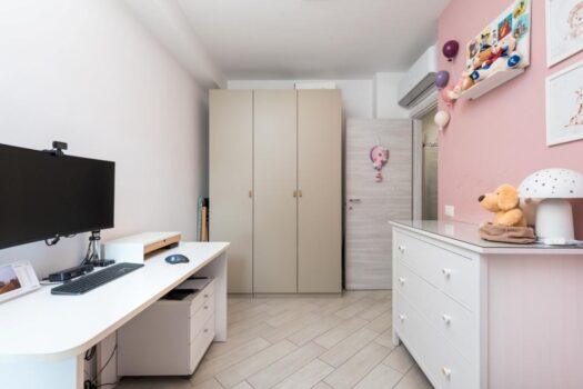 Frattocchie – Ampio trilocale indipendente –