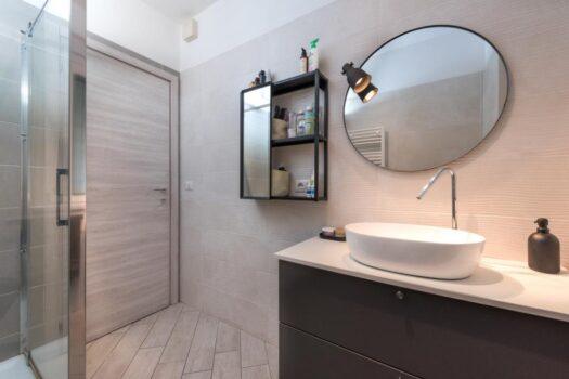 Frattocchie – Ampio trilocale indipendente –