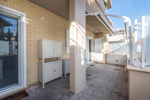 Frattocchie – Ampio trilocale indipendente –