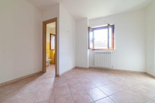 COLLEFERRO – MONTI LEPINI -AMPIA METRATURA