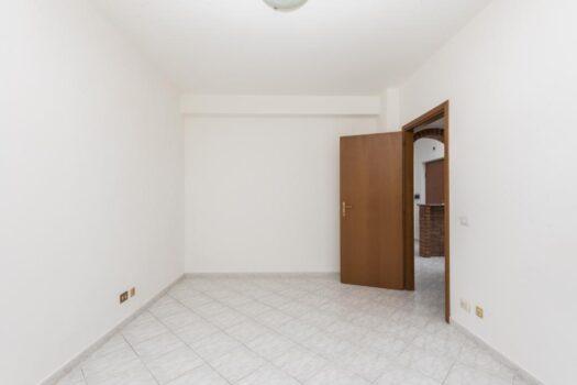 CASTEL GANDOLFO – Ampio trilocale buono stato –