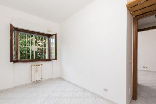 CASTEL GANDOLFO – Ampio trilocale buono stato –