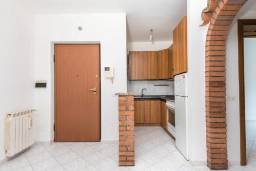 CASTEL GANDOLFO – Ampio trilocale buono stato –