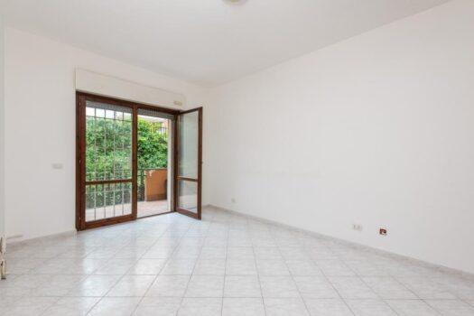 CASTEL GANDOLFO – Ampio trilocale buono stato –