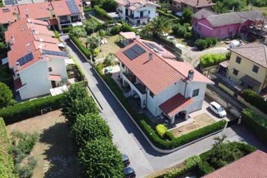 GROTTAFERRATA -Villa in contesto residenziale –