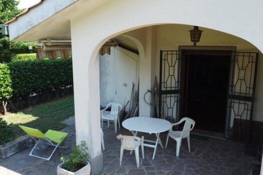 GROTTAFERRATA -Villa in contesto residenziale –