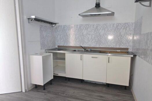 Cava dei Selci -locale commerciale ampia metratura –