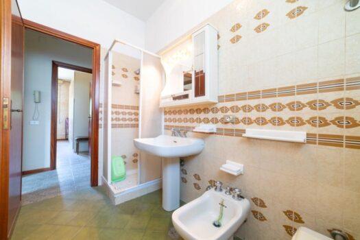 GROTTAFERRATA -Villa in contesto residenziale –