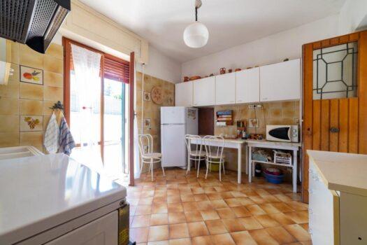 GROTTAFERRATA -Villa in contesto residenziale –
