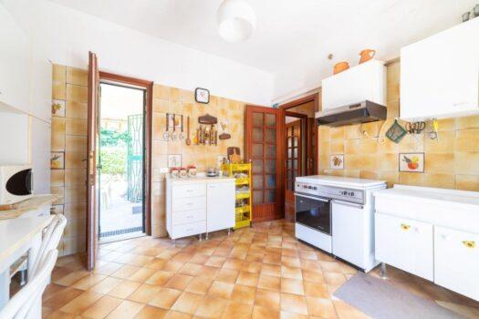 GROTTAFERRATA -Villa in contesto residenziale –