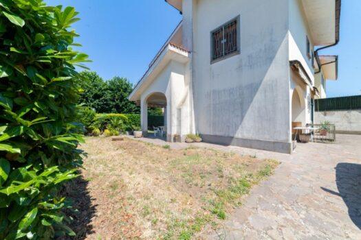 GROTTAFERRATA -Villa in contesto residenziale –