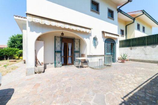 GROTTAFERRATA -Villa in contesto residenziale –