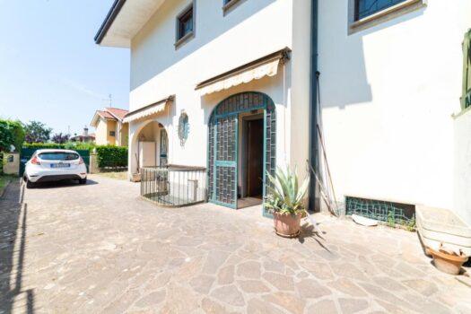 GROTTAFERRATA -Villa in contesto residenziale –