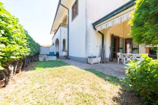 GROTTAFERRATA -Villa in contesto residenziale –