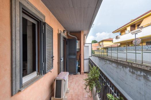 Marino- Castelluccia- ampio bilocale indipendente con box auto