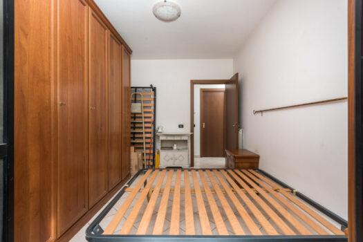 Marino- Castelluccia- ampio bilocale indipendente con box auto